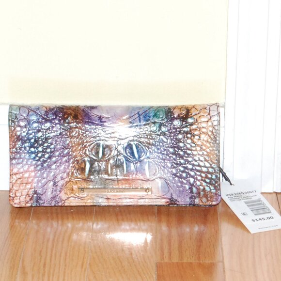 NWT Brahmin Ady Woodland Melbourne Wallet - Picture 2 of 4